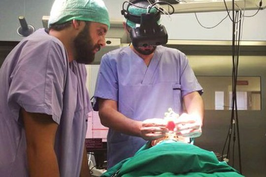 Chirurgia 4.0: al Policlinico di Sant'Orsola la prima operazione guidata dalla realtà aumentata