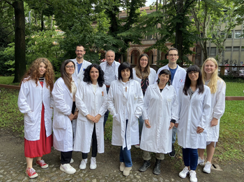 foto del gruppo di ricerca con la professoressa Baracca